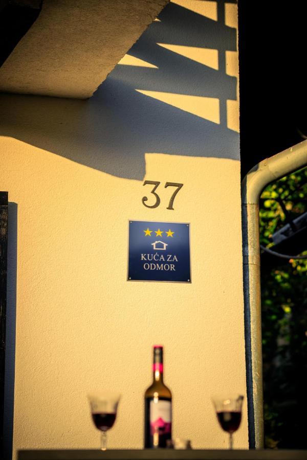 Kuca Za Odmor, Ferienhaus, Holiday Home Rugas Orahovica エクステリア 写真
